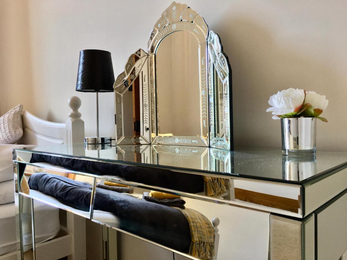 Cosy 2 Bedroom Central Apartment - Free Parking, Free Wifi แอเบอร์ดีน ภายนอก รูปภาพ
