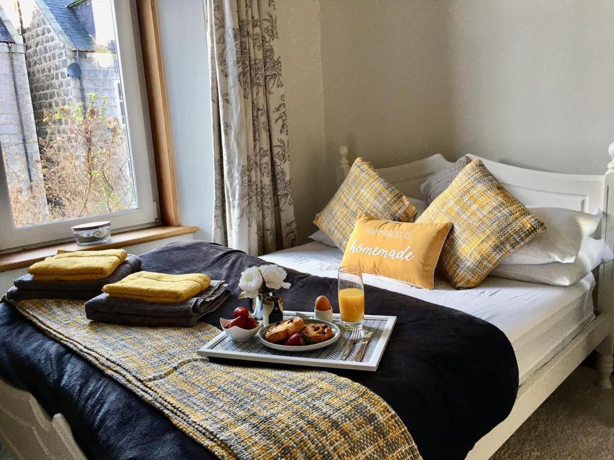 Cosy 2 Bedroom Central Apartment - Free Parking, Free Wifi แอเบอร์ดีน ภายนอก รูปภาพ