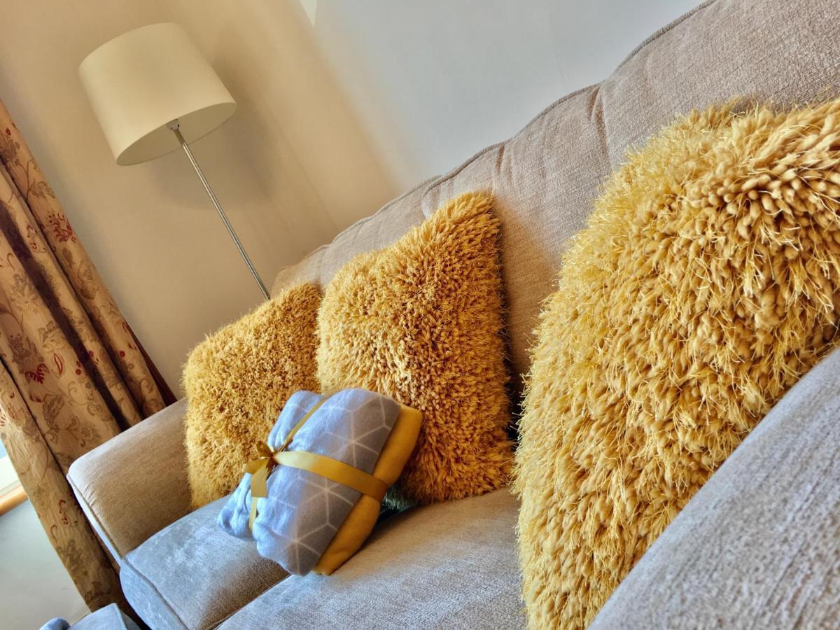 Cosy 2 Bedroom Central Apartment - Free Parking, Free Wifi แอเบอร์ดีน ภายนอก รูปภาพ