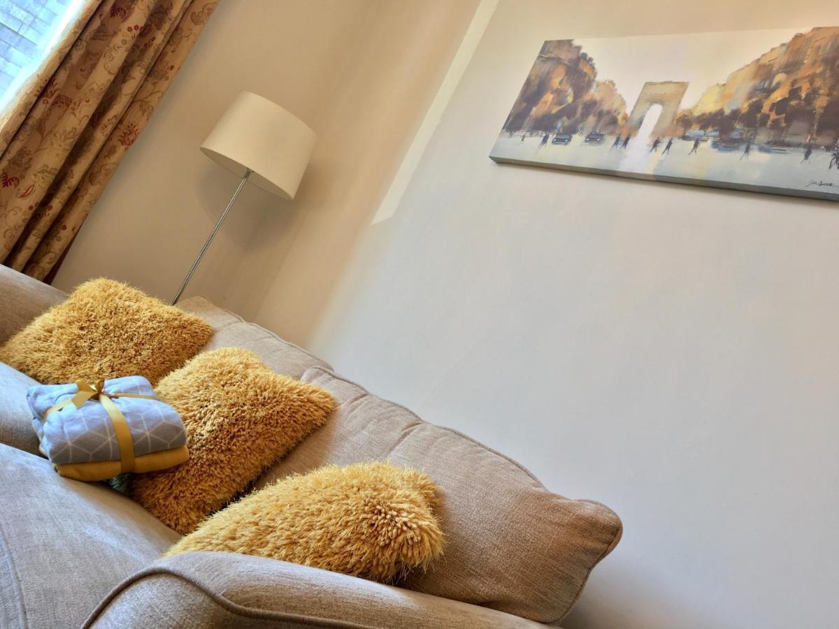 Cosy 2 Bedroom Central Apartment - Free Parking, Free Wifi แอเบอร์ดีน ภายนอก รูปภาพ