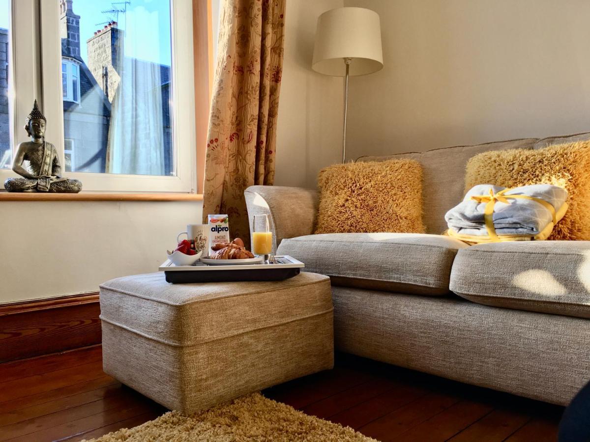 Cosy 2 Bedroom Central Apartment - Free Parking, Free Wifi แอเบอร์ดีน ภายนอก รูปภาพ