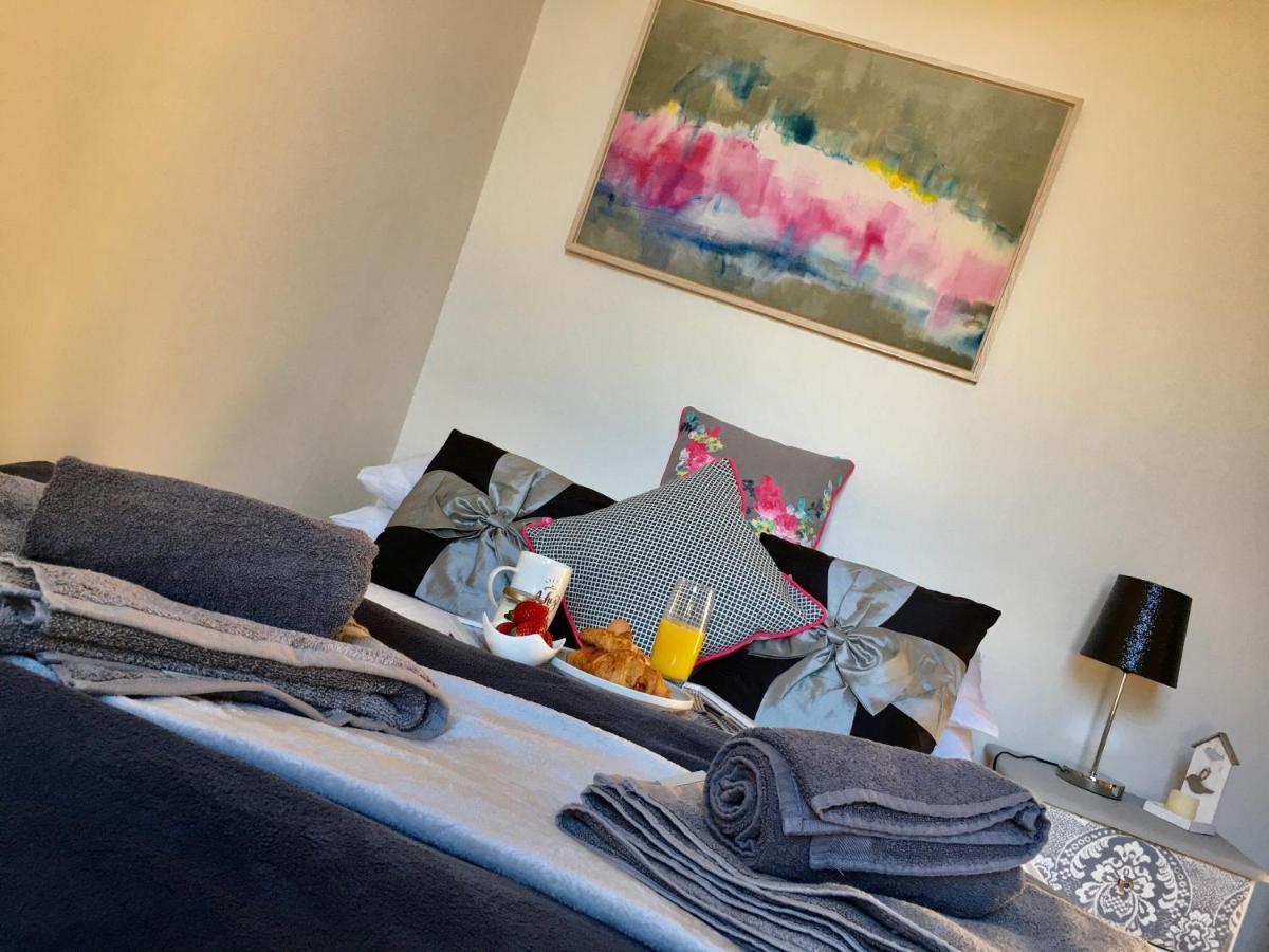 Cosy 2 Bedroom Central Apartment - Free Parking, Free Wifi แอเบอร์ดีน ภายนอก รูปภาพ