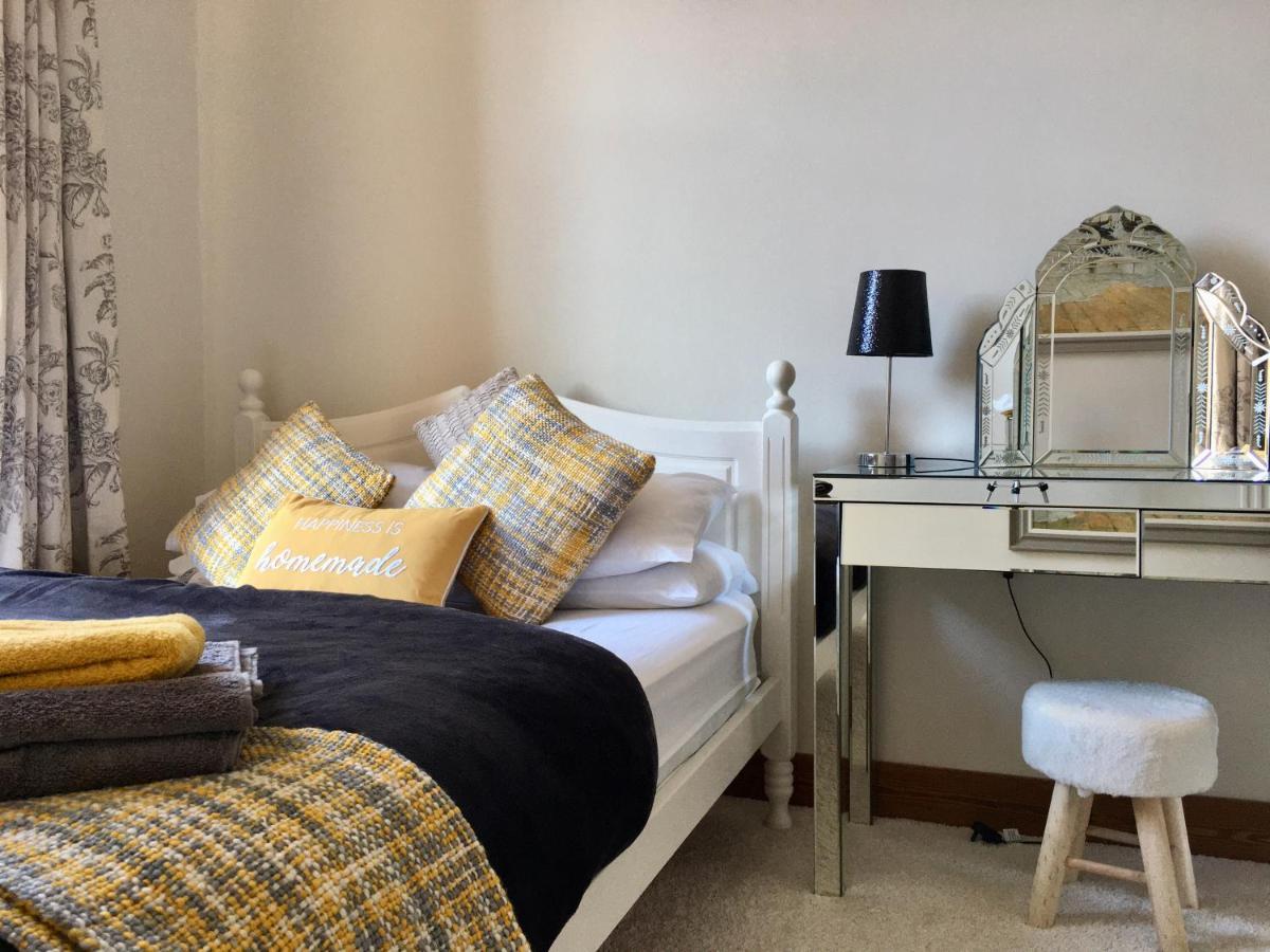 Cosy 2 Bedroom Central Apartment - Free Parking, Free Wifi แอเบอร์ดีน ภายนอก รูปภาพ
